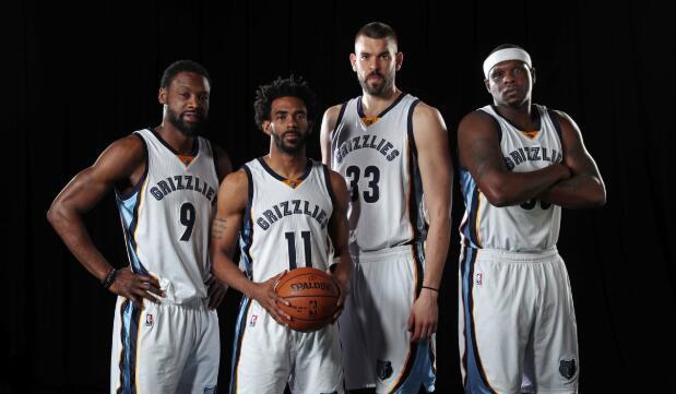 肘区三角 肘区三角